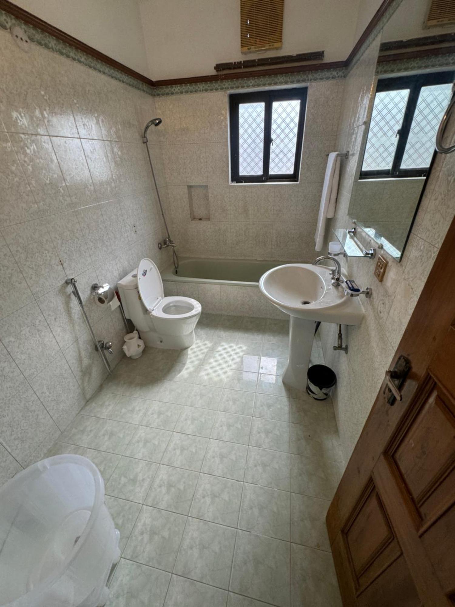 Royal Executive Inn Guest House Islamabad Buitenkant foto