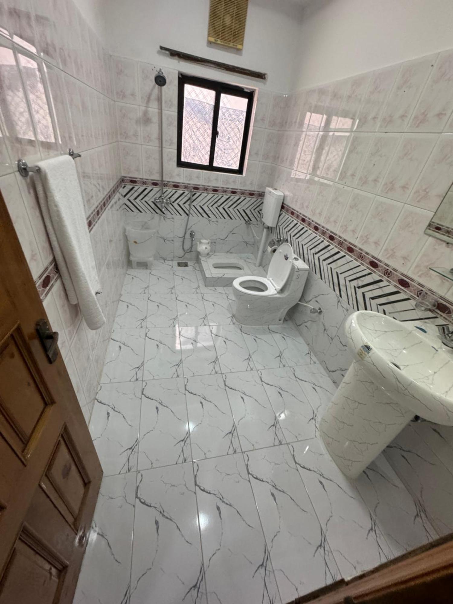 Royal Executive Inn Guest House Islamabad Buitenkant foto