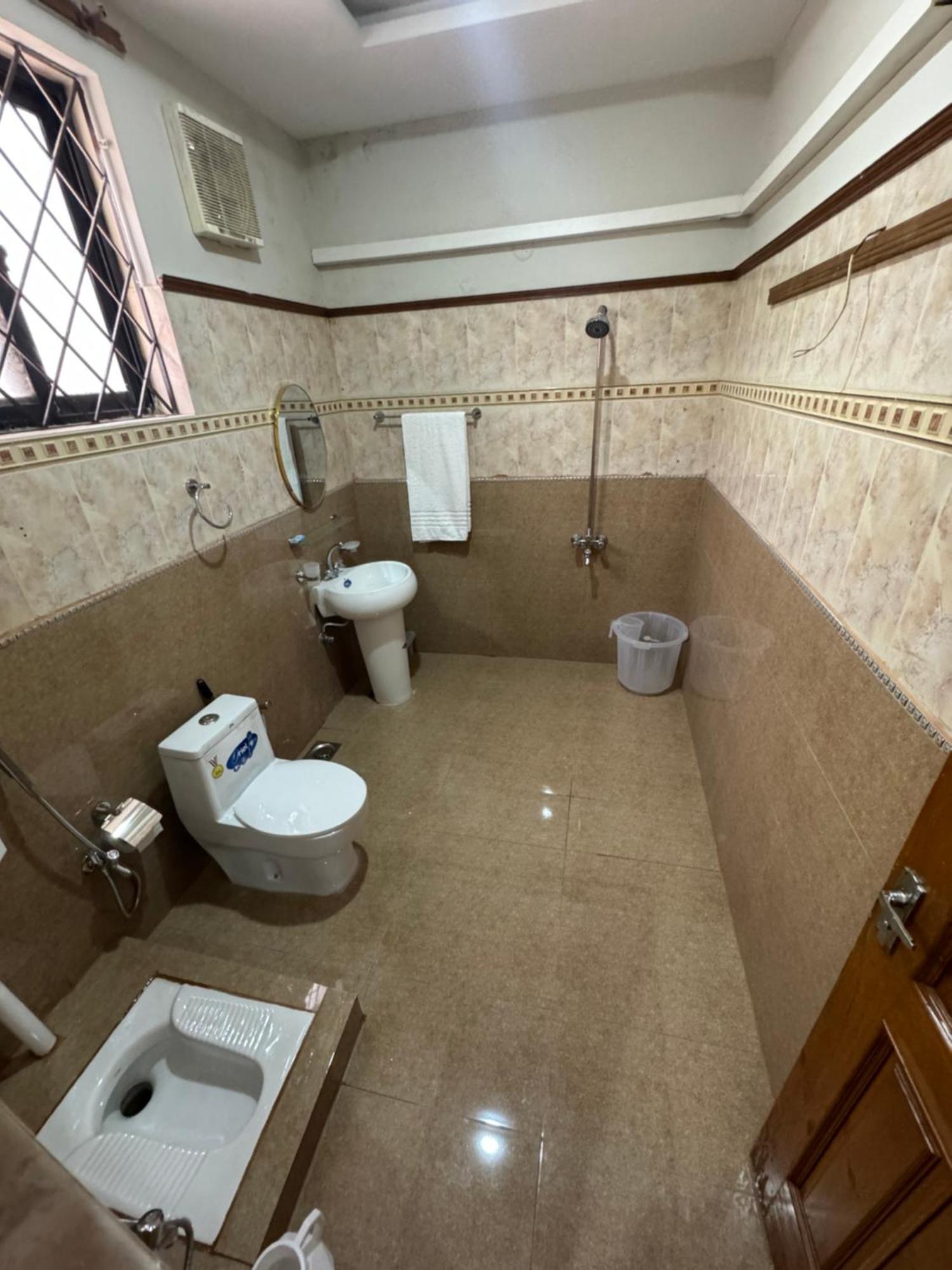 Royal Executive Inn Guest House Islamabad Buitenkant foto